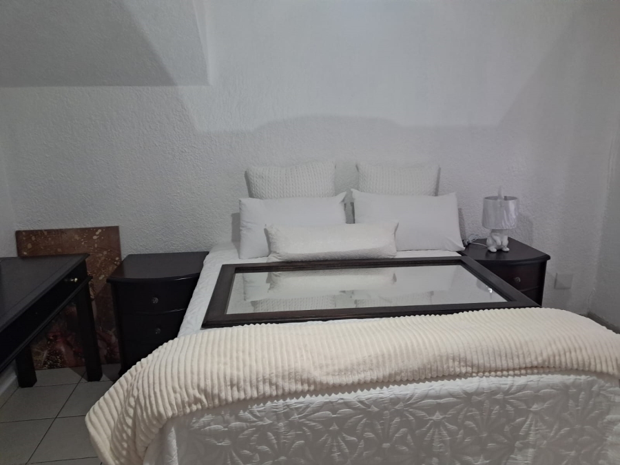 6 Bedroom Property for Sale in Safari Gardens North West